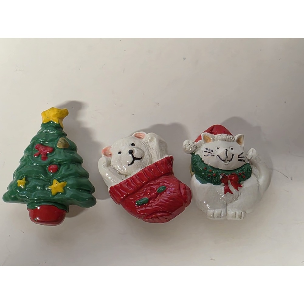 Vintage Christmas Button Covers Tree Cat  Stocking Green Red